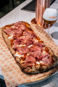 pizza con birra artigianale rimini
